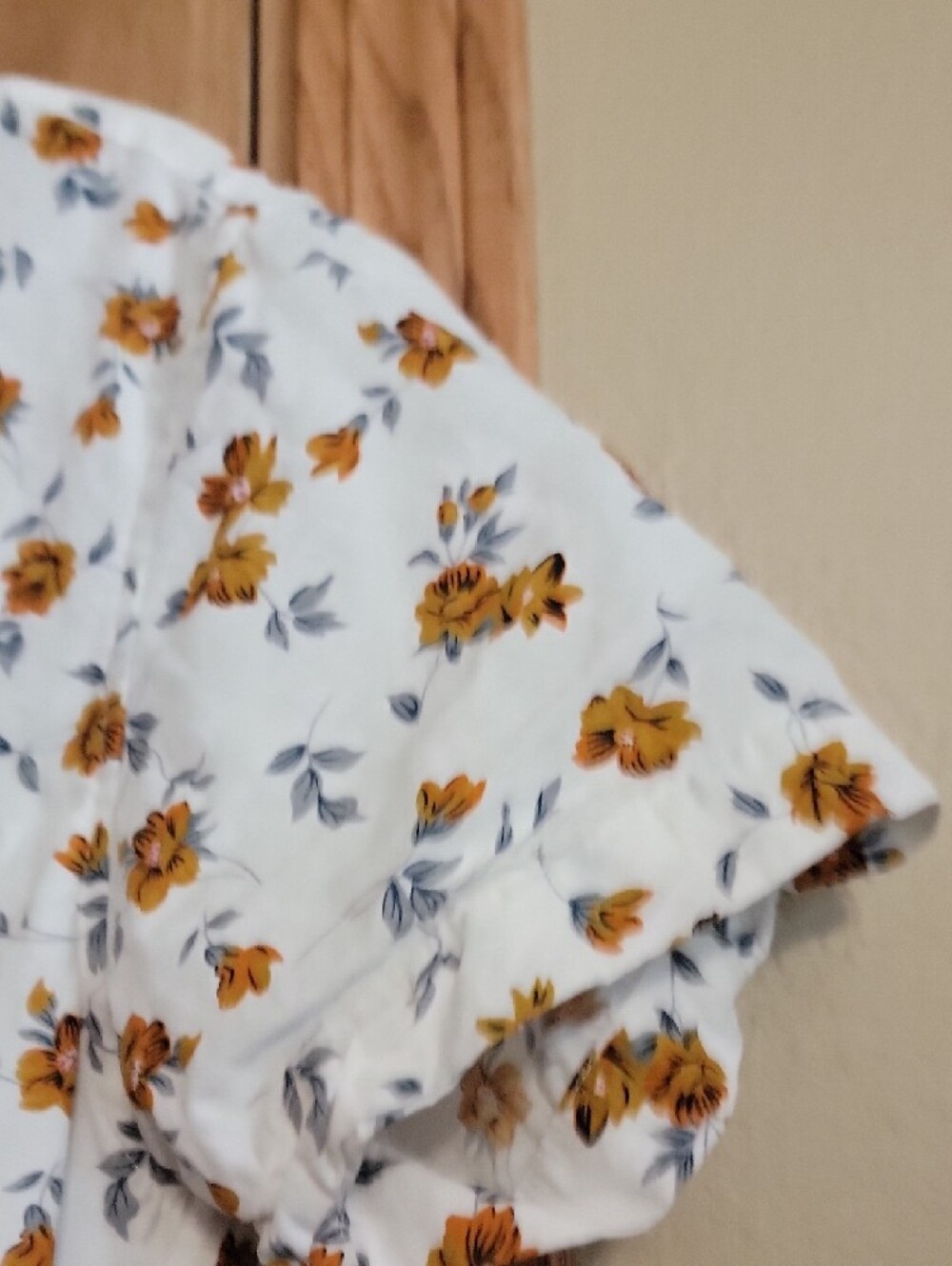 Denim & Flower White Short-Sleeve Button-Down with Mustard Floral Print - Picture 4 of 6